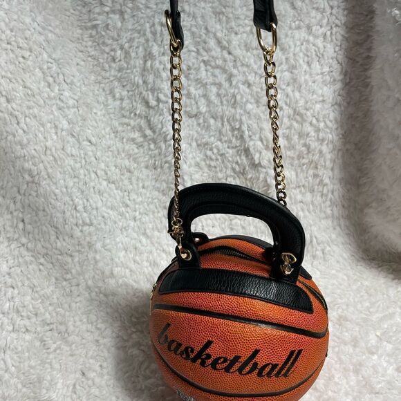 Pixar basketball shape Pu leather handbag with detachable crossbody strap - Picture 3 of 10